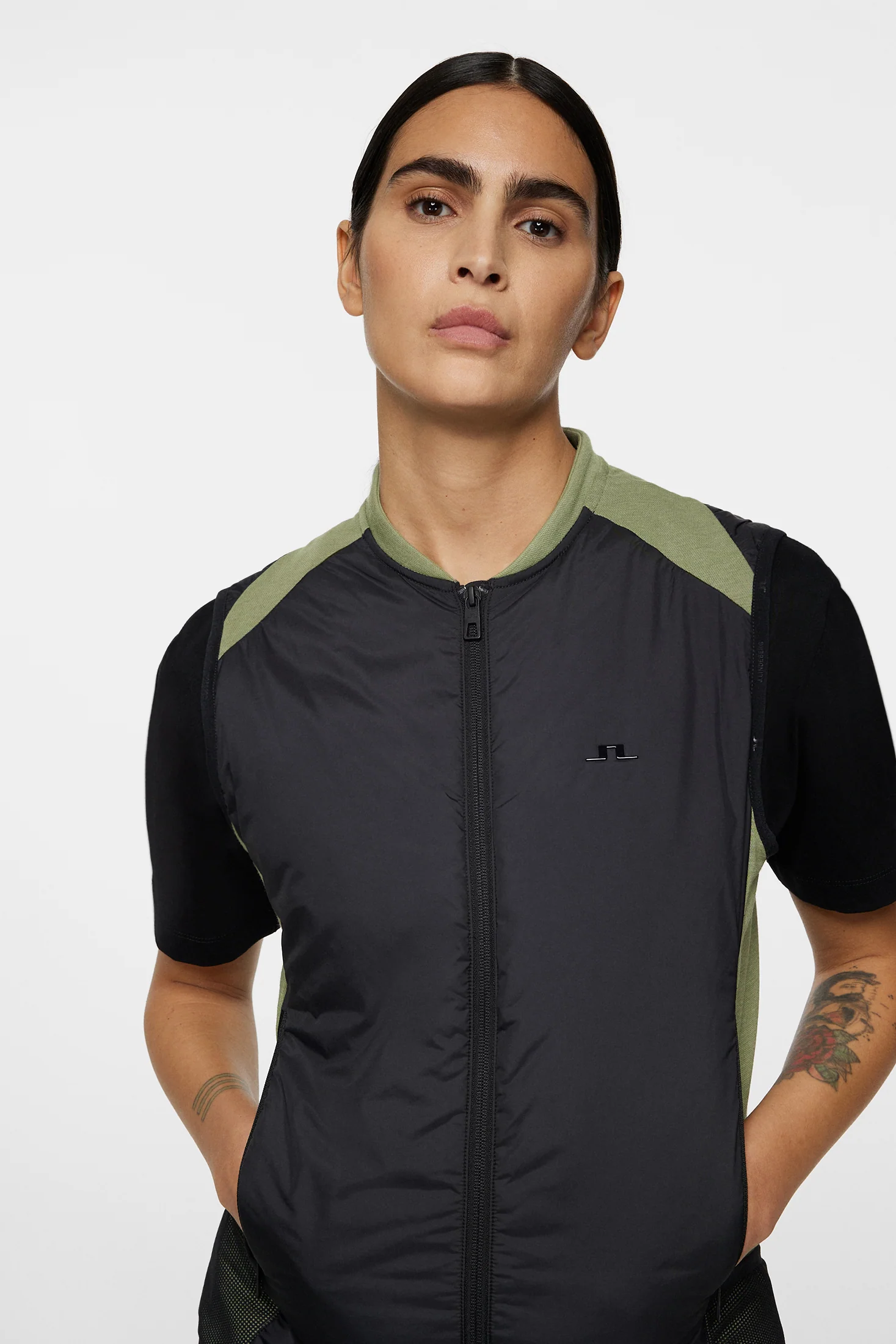 Sanaa Hybrid Vest / Oil Green - Image 6