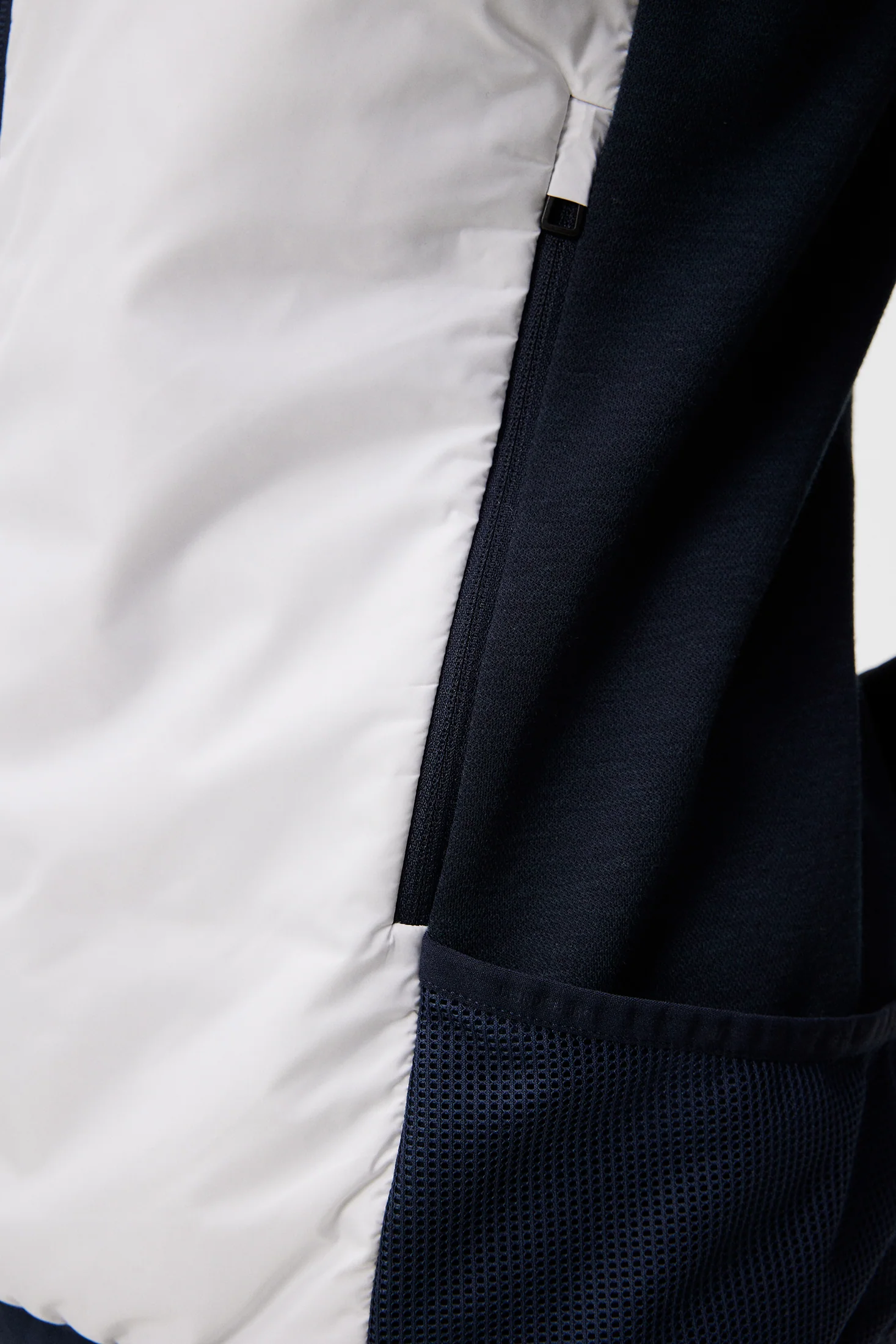 Sanaa Hybrid Vest / White - Image 7