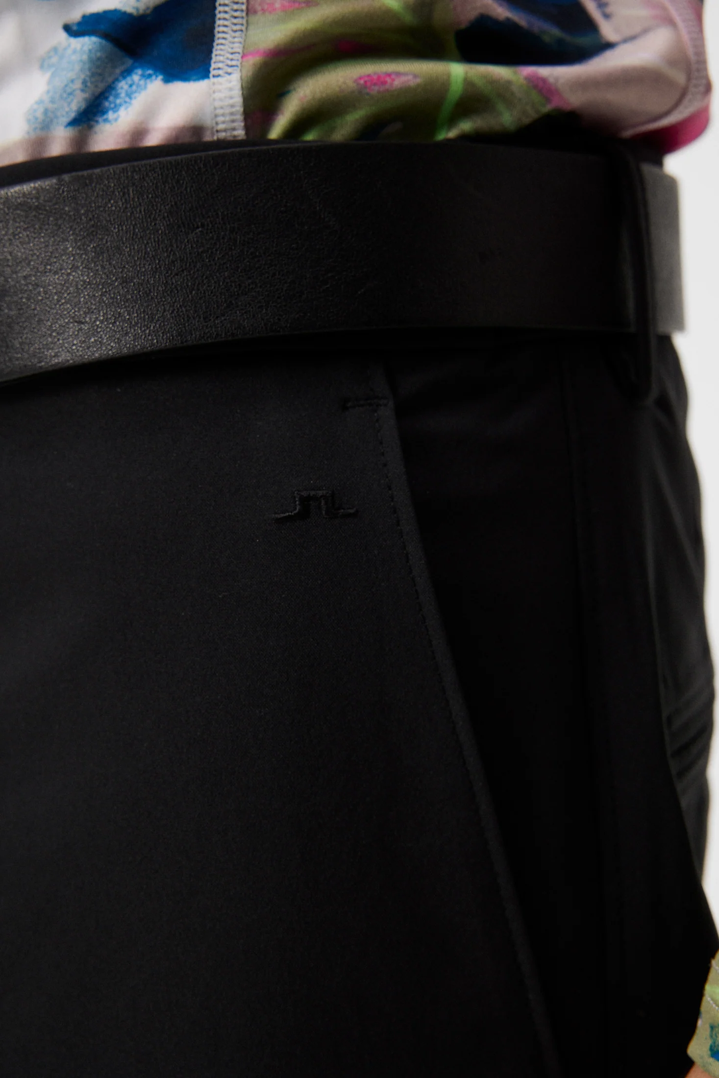 Somle Shorts / Black - Image 5