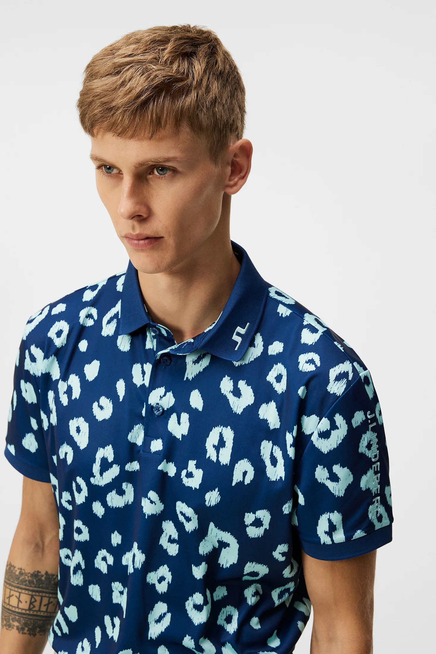 Tour Tech Reg Fit Print Polo / Savanna Estate Blue - Image 5