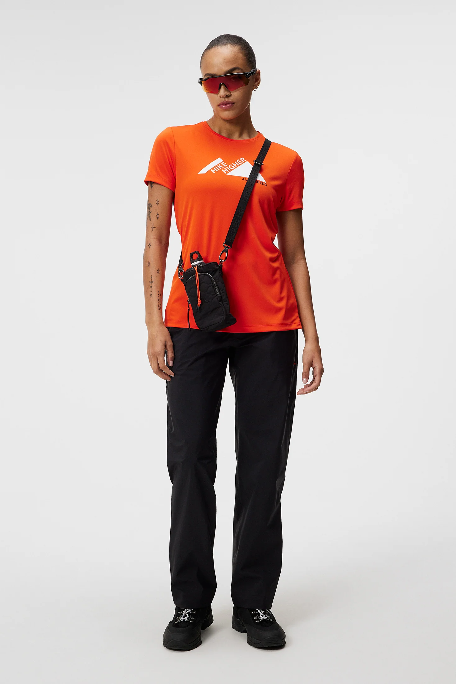 Valeria Graphic T-shirt / Tangerine Tango - Image 4