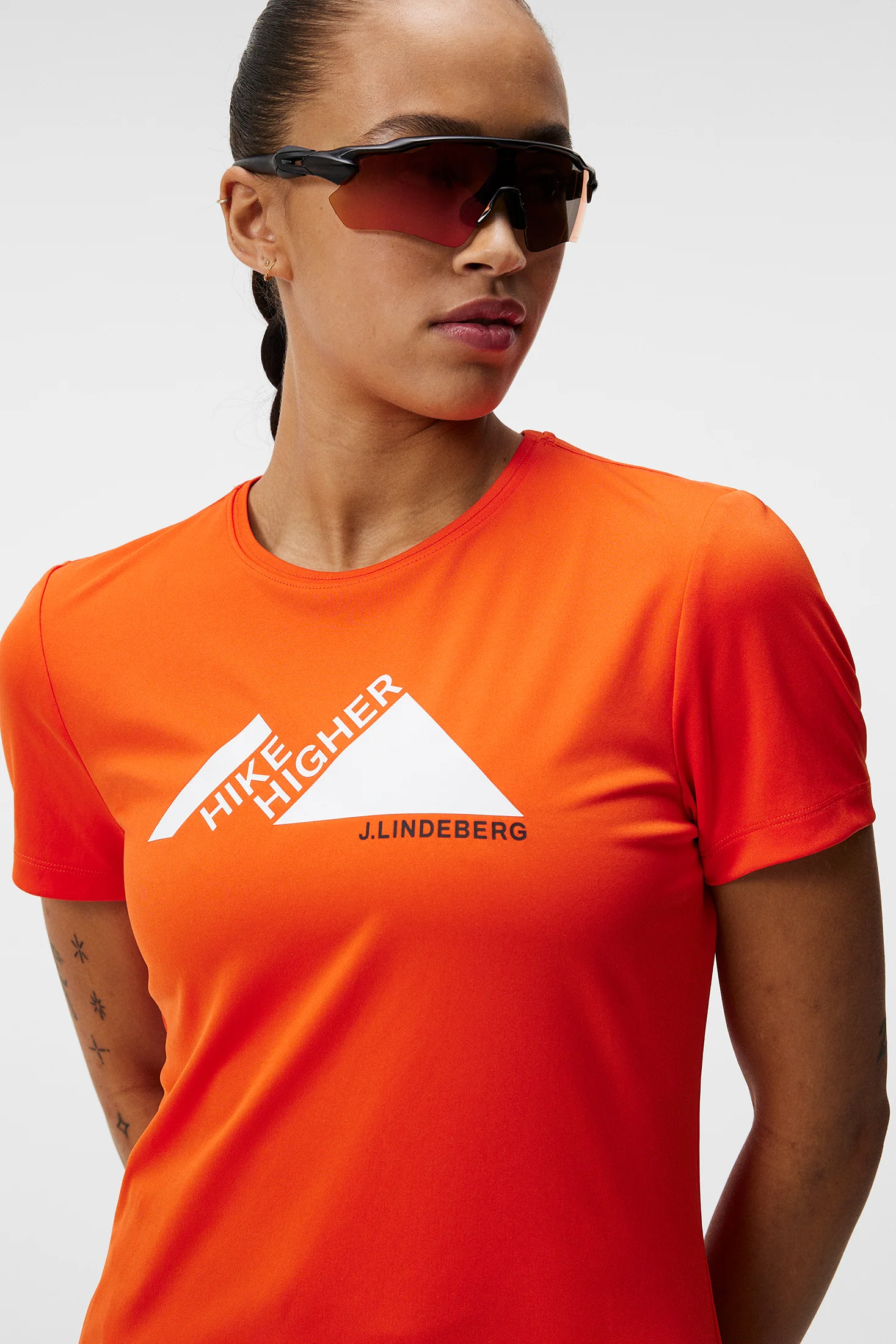 Valeria Graphic T-shirt / Tangerine Tango - Image 5