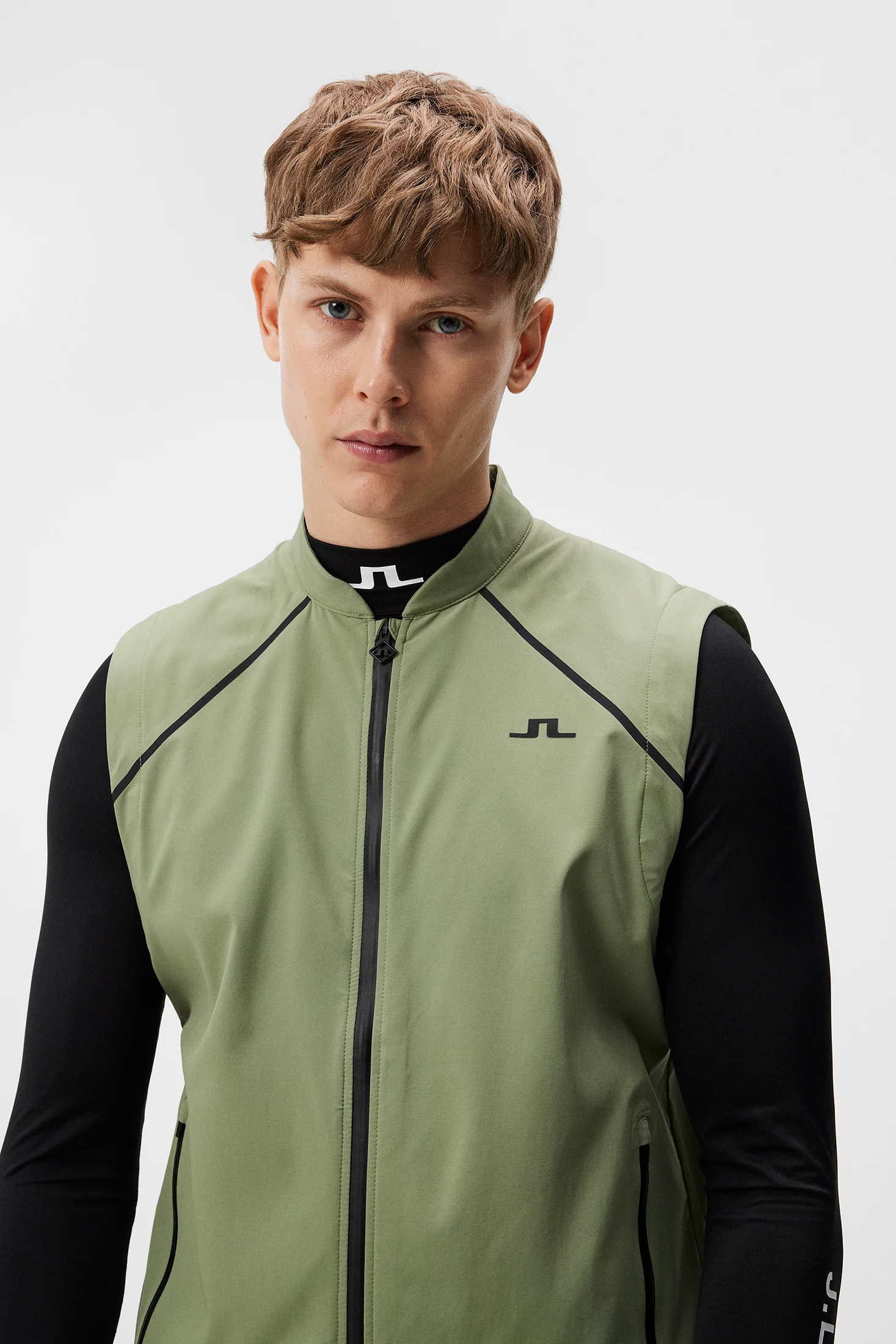Vardo Light Tech Vest / Oil Green - Image 5