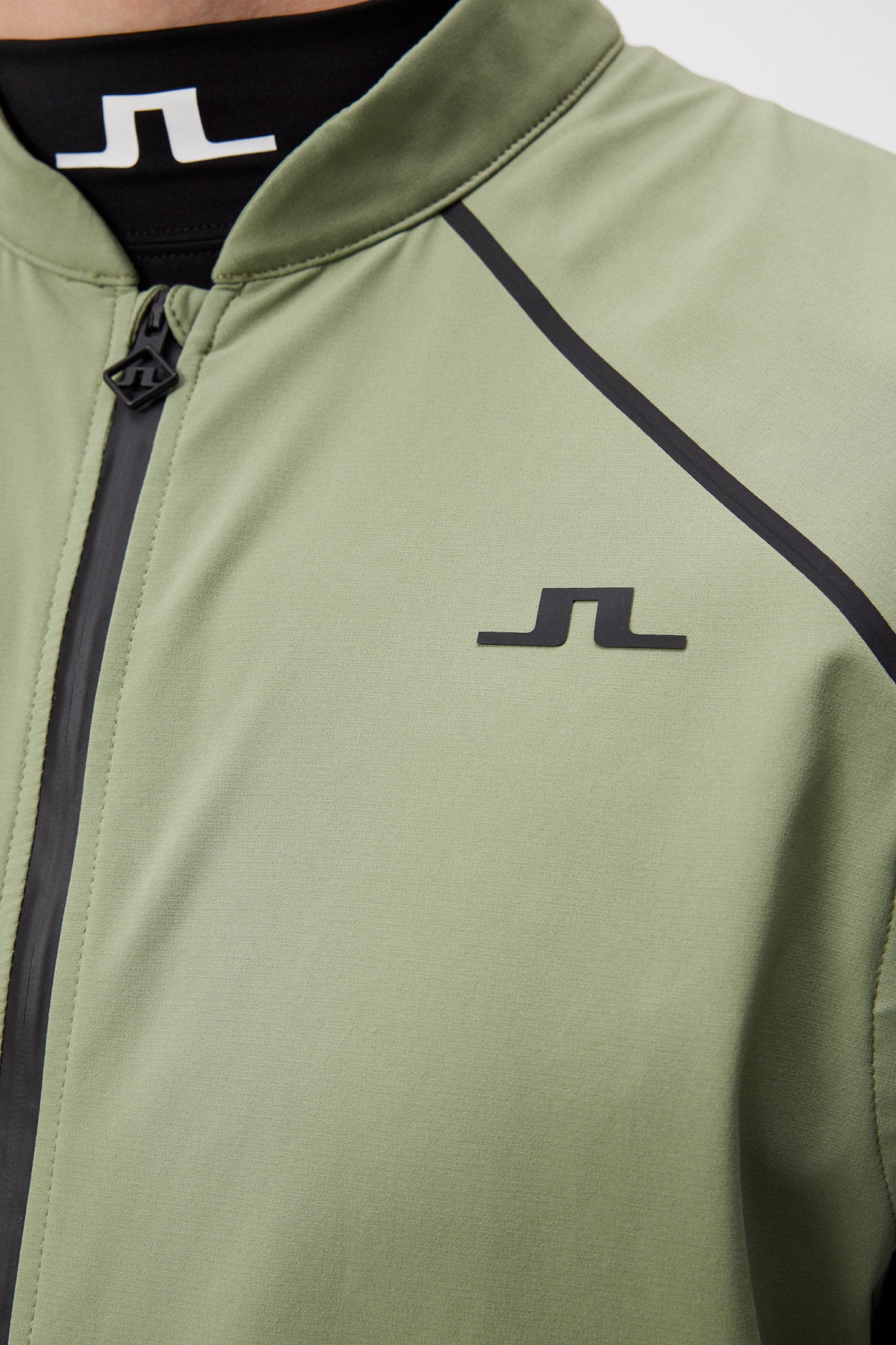 Vardo Light Tech Vest / Oil Green - Image 6