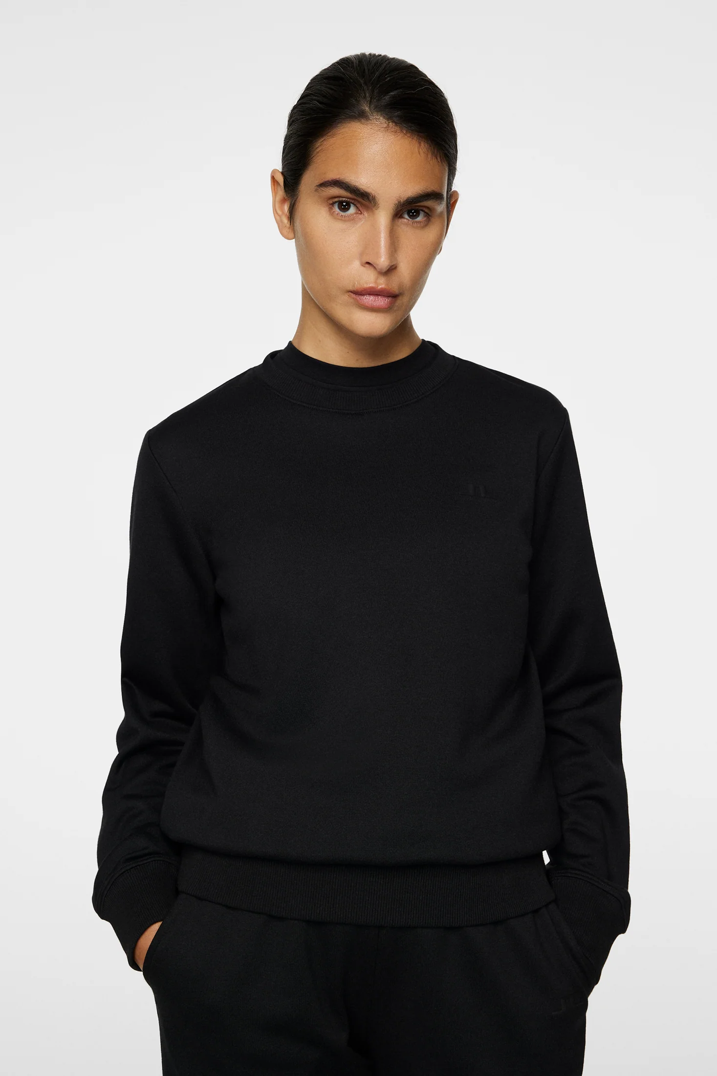 W Alpha Crew Neck / Black - Image 5