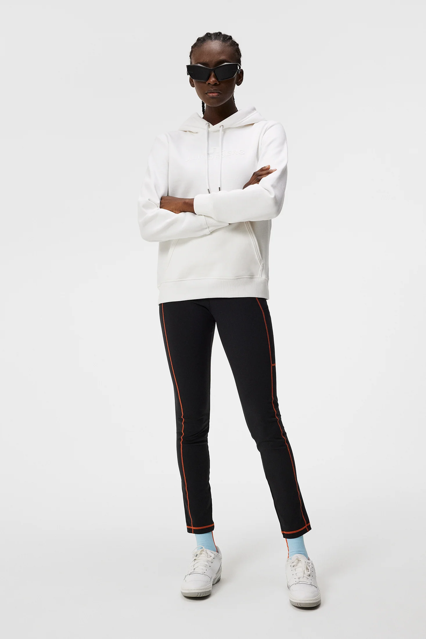 W Alpha Hood / White - Image 4