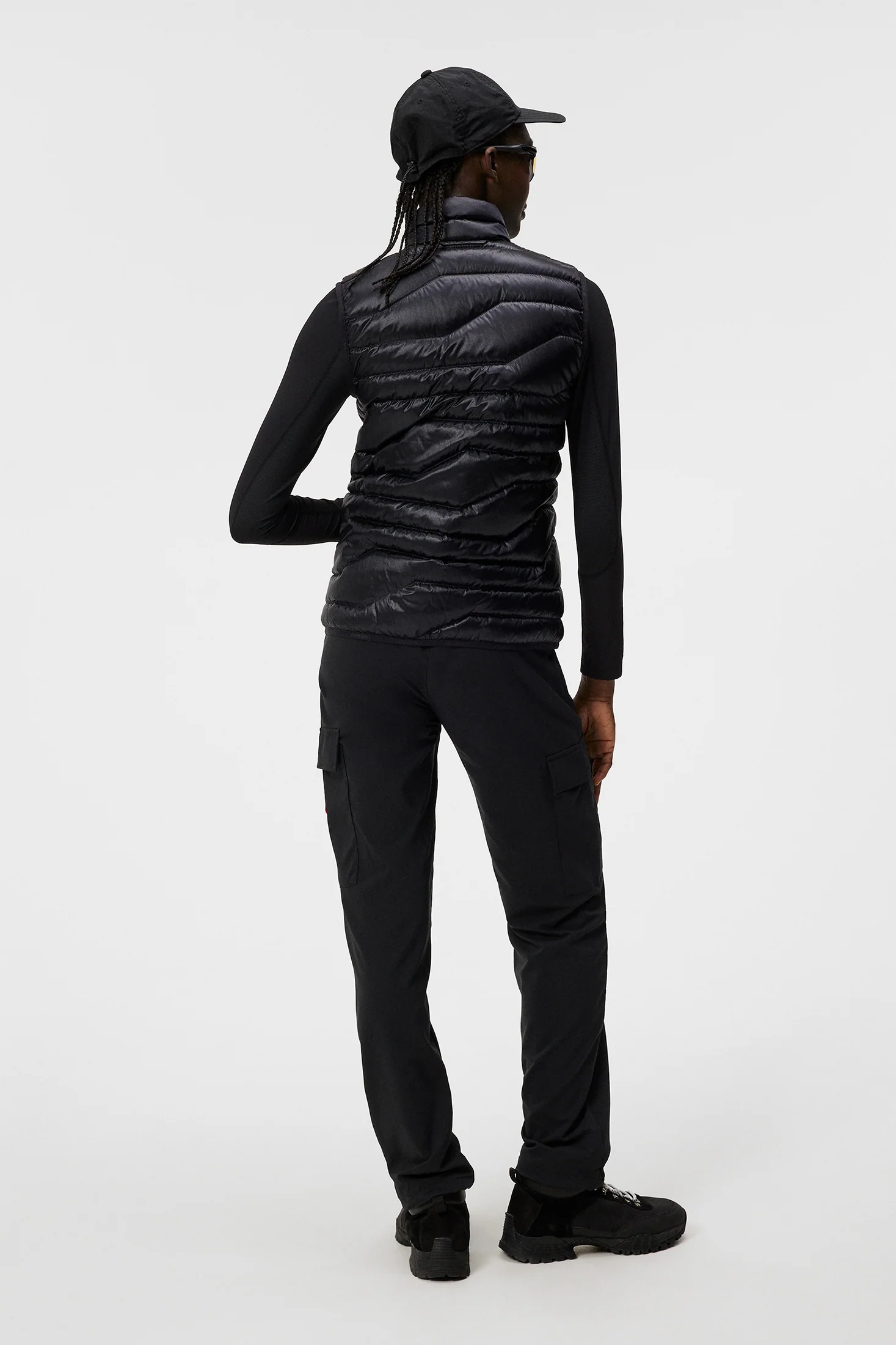 W Cliff Light Down Vest / Black - Image 3