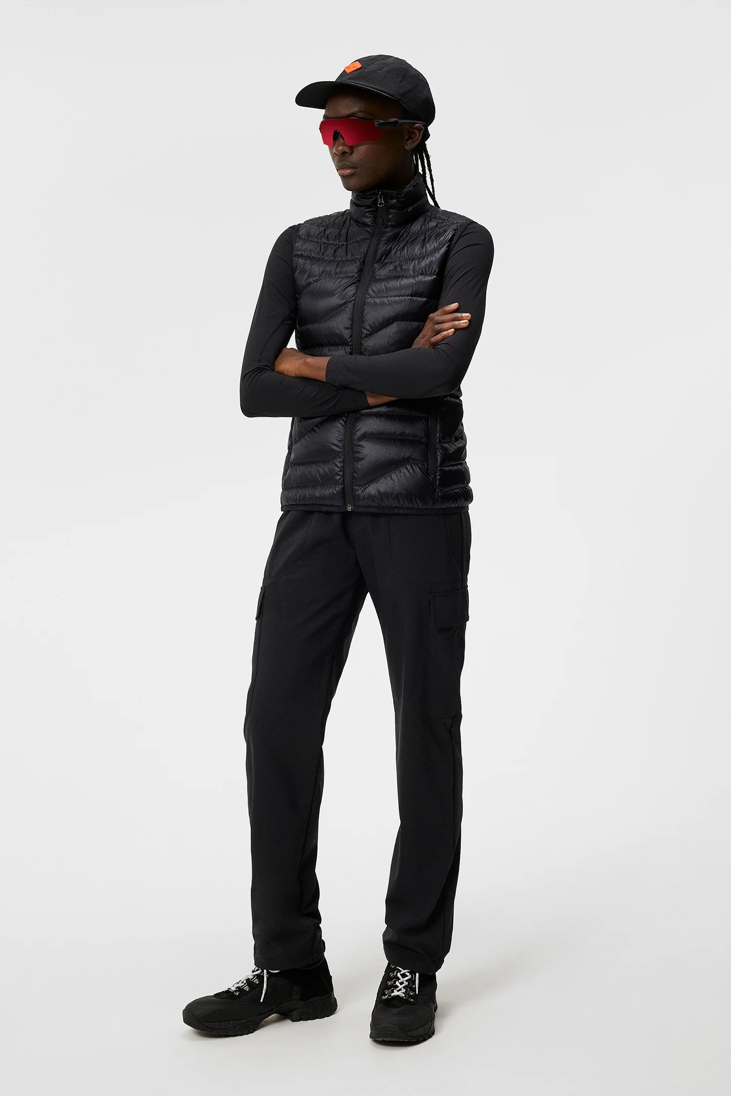 W Cliff Light Down Vest / Black - Image 4