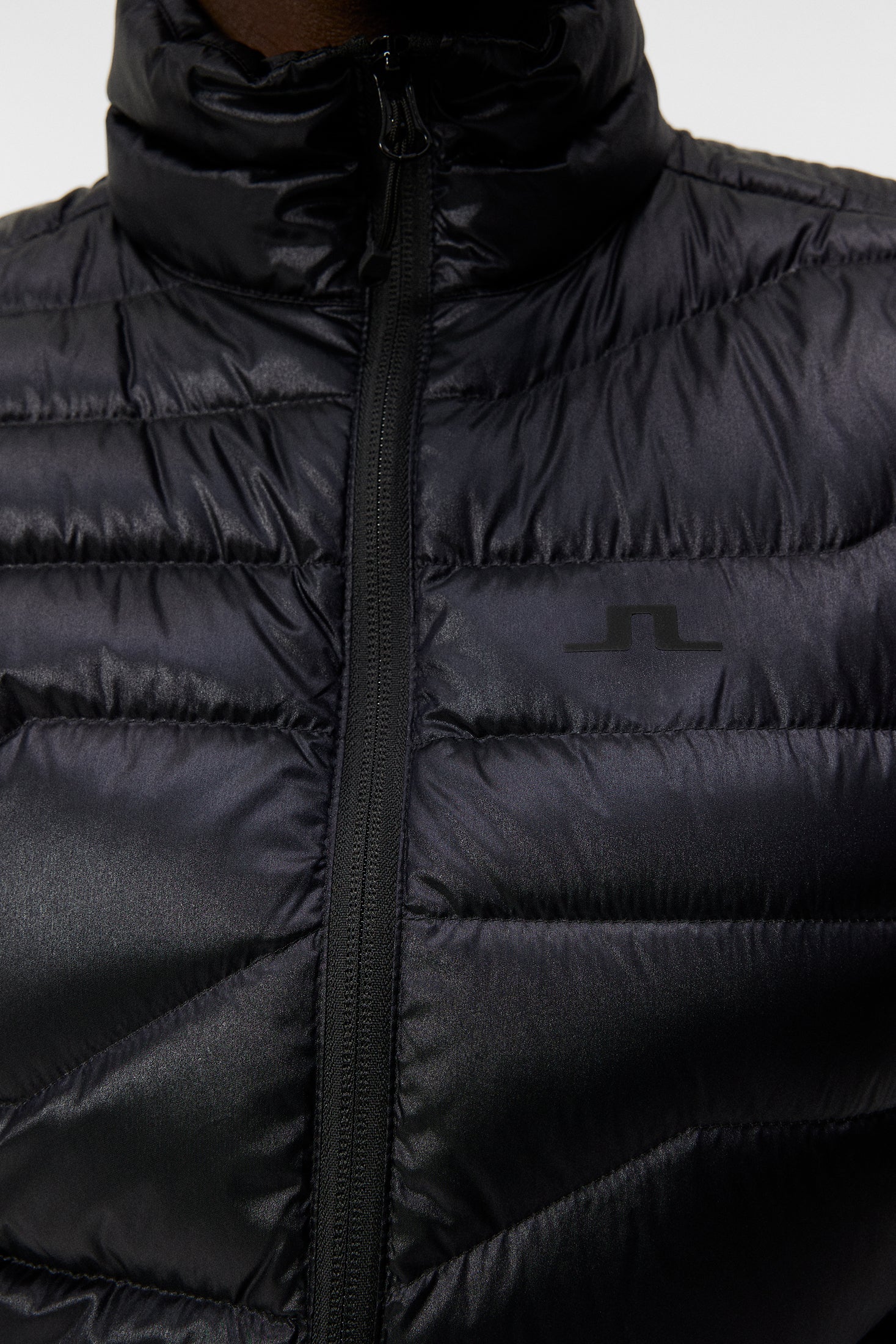 W Cliff Light Down Vest / Black - Image 6